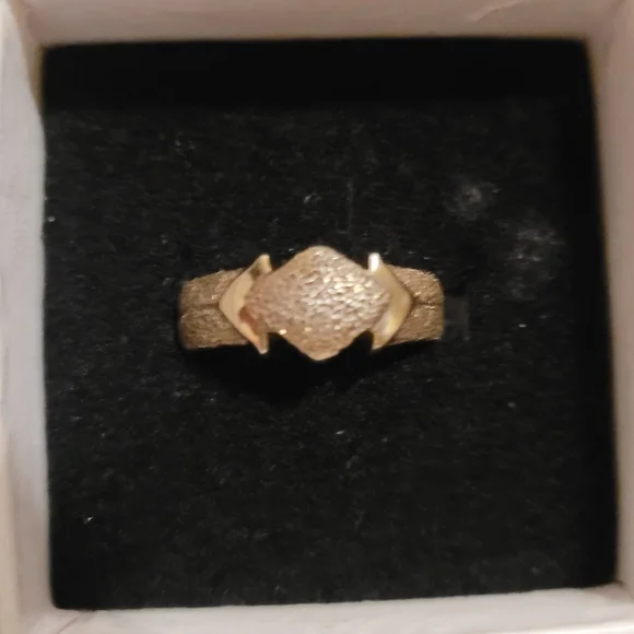 Silver Ring - Picture 2 of 4